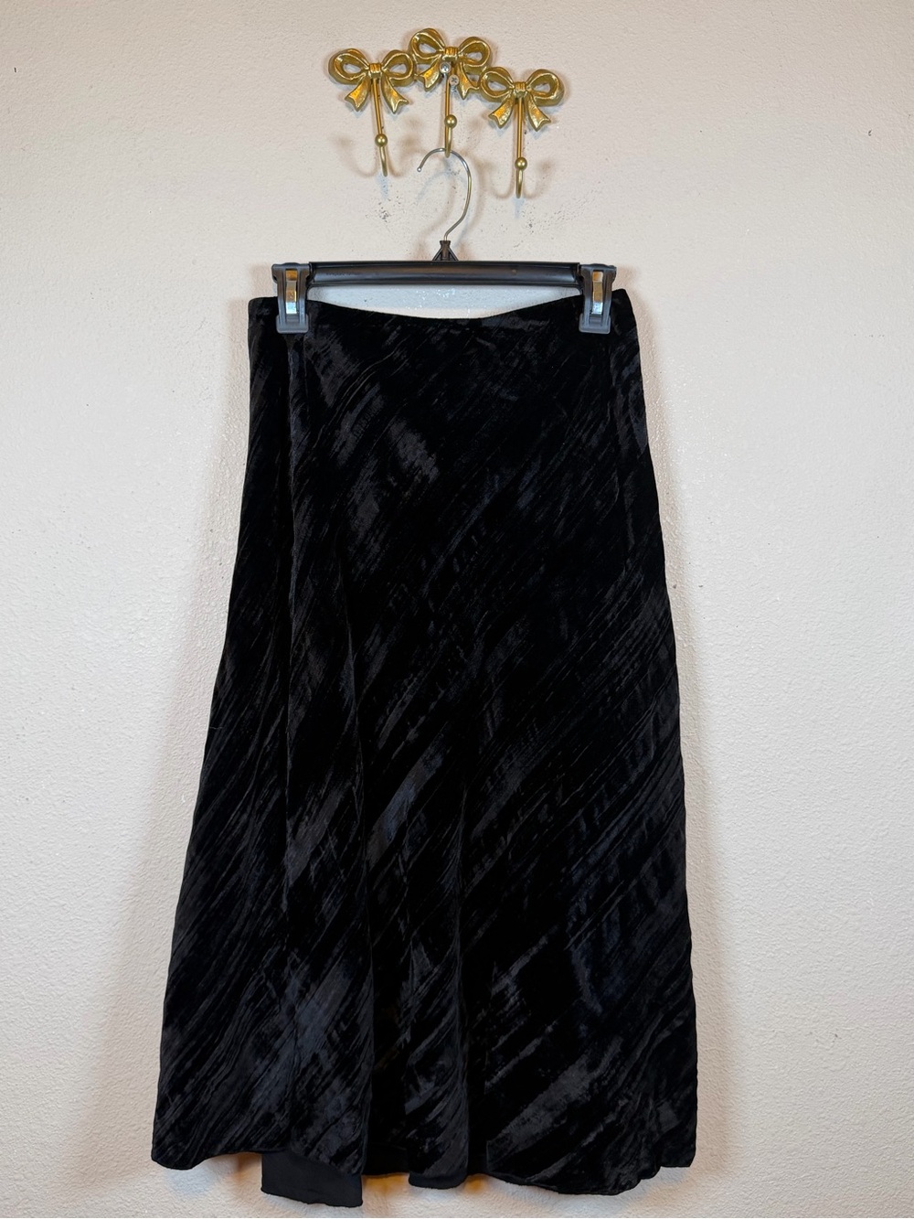 Style & Co. Black Velvet Midi Skirt with Diagonal Stripes. Size 18